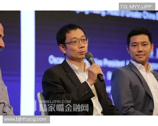 丁丁领衔欧洲豪门球星风采解析与足球战术创新探讨