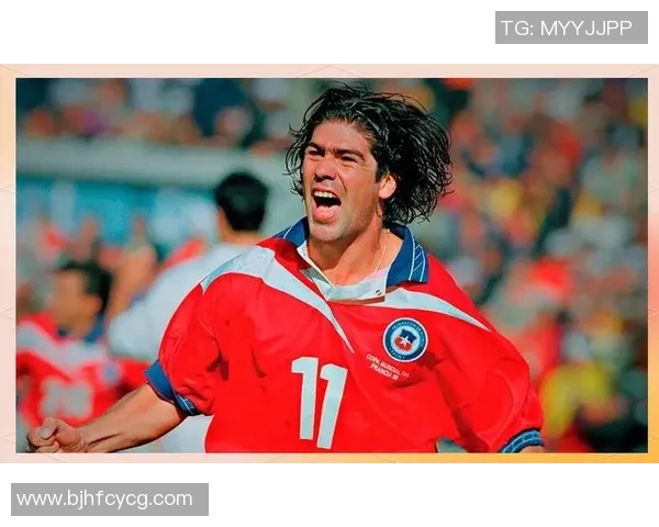 世界级足球巨星的辉煌历程与赛场传奇故事解析